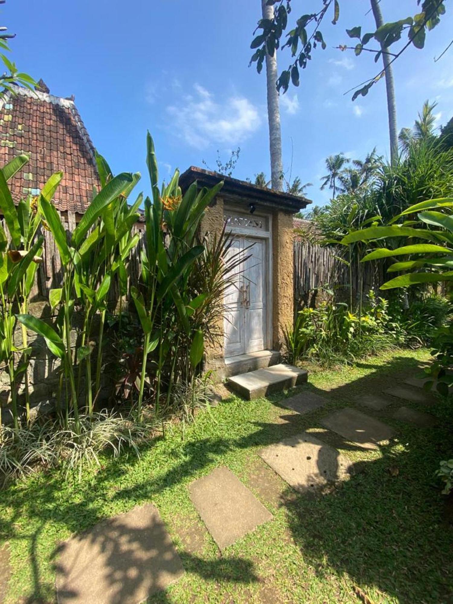 Sarini Villas 博拉巴图 外观 照片